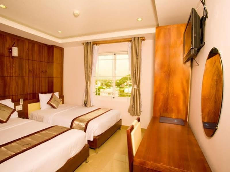 Ngoc Hong Hotel Nha Trang Exterior photo